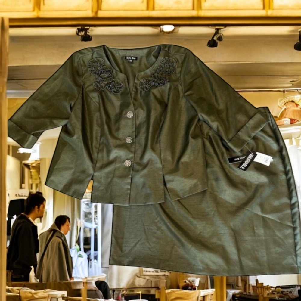 NWT Dana Kay 2PC Women's Green Jacket‎ & Skirt Suit Formal Size 24W